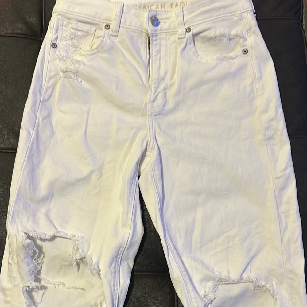American Eagle Outfitters Women's White Mom Straight Distressed Jeans